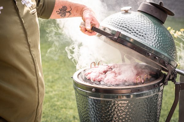 In tomatensaus gestoofde Livar koontjes van de Big Green Egg